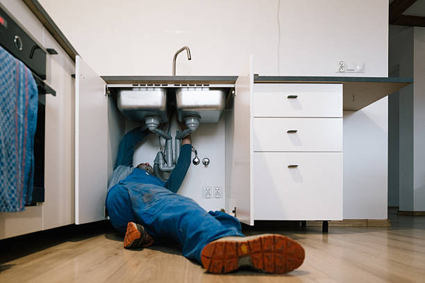 Professional Leak Detection technician working in Cedar Creek, TX
